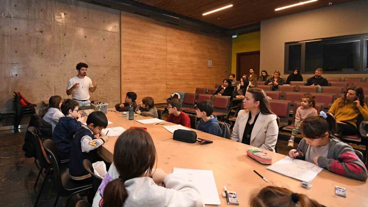 Erkan Aydın, Panorama 1326'da Çocuk Kitabı Çizim Atölyesi'ne Katıldı