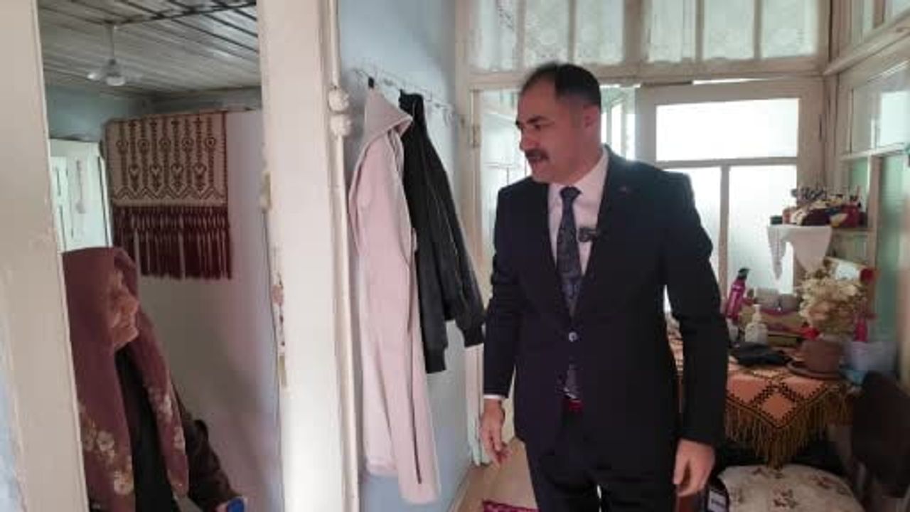 Erkan Kara Miraç Kandili'nde Yaşlıları Evlerinde Ziyaret Etti