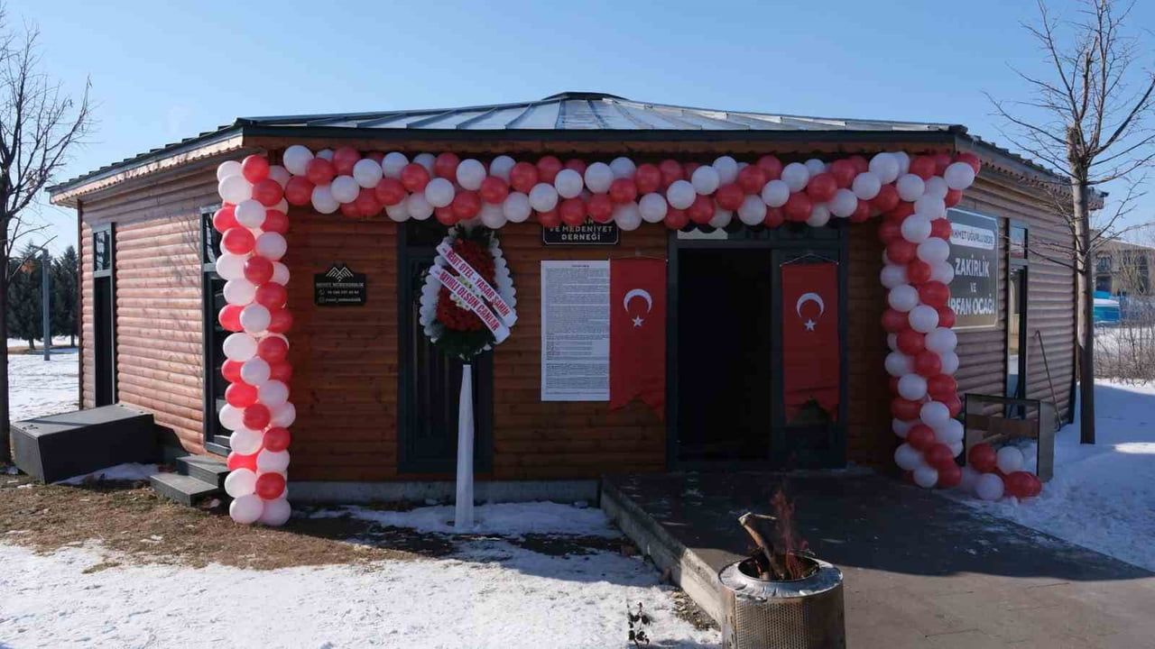 Erzincan’da Ahmet Uğurlu Dede Zakirlik ve İrfan Ocağı Açıldı