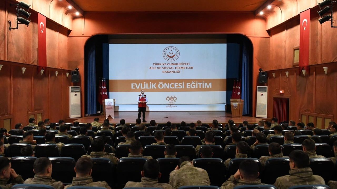 Erzincan'da Askerlere Evlilik Öncesi Eğitim