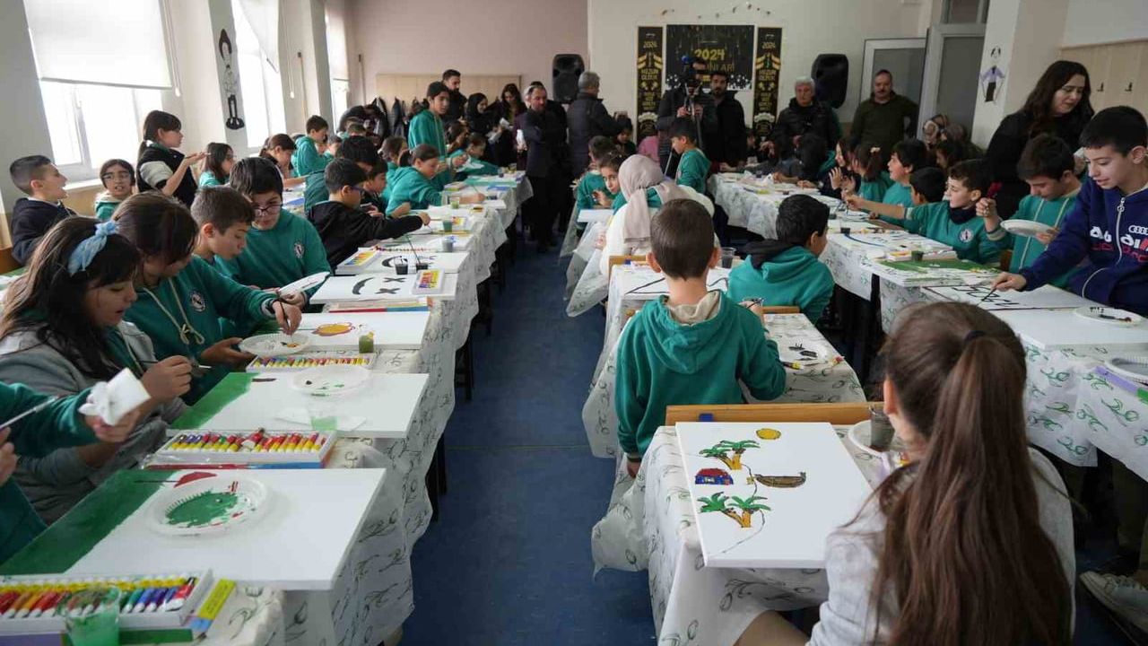 Erzincan'da Çocuklar Sanatla Buluştu: Ressam Melis Doğan'ın Atölyesi