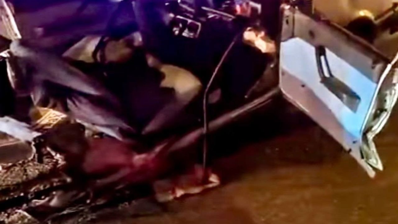 Erzincan'da FIAT TOFAŞ İkiye Bölündü: 4 Yaralı