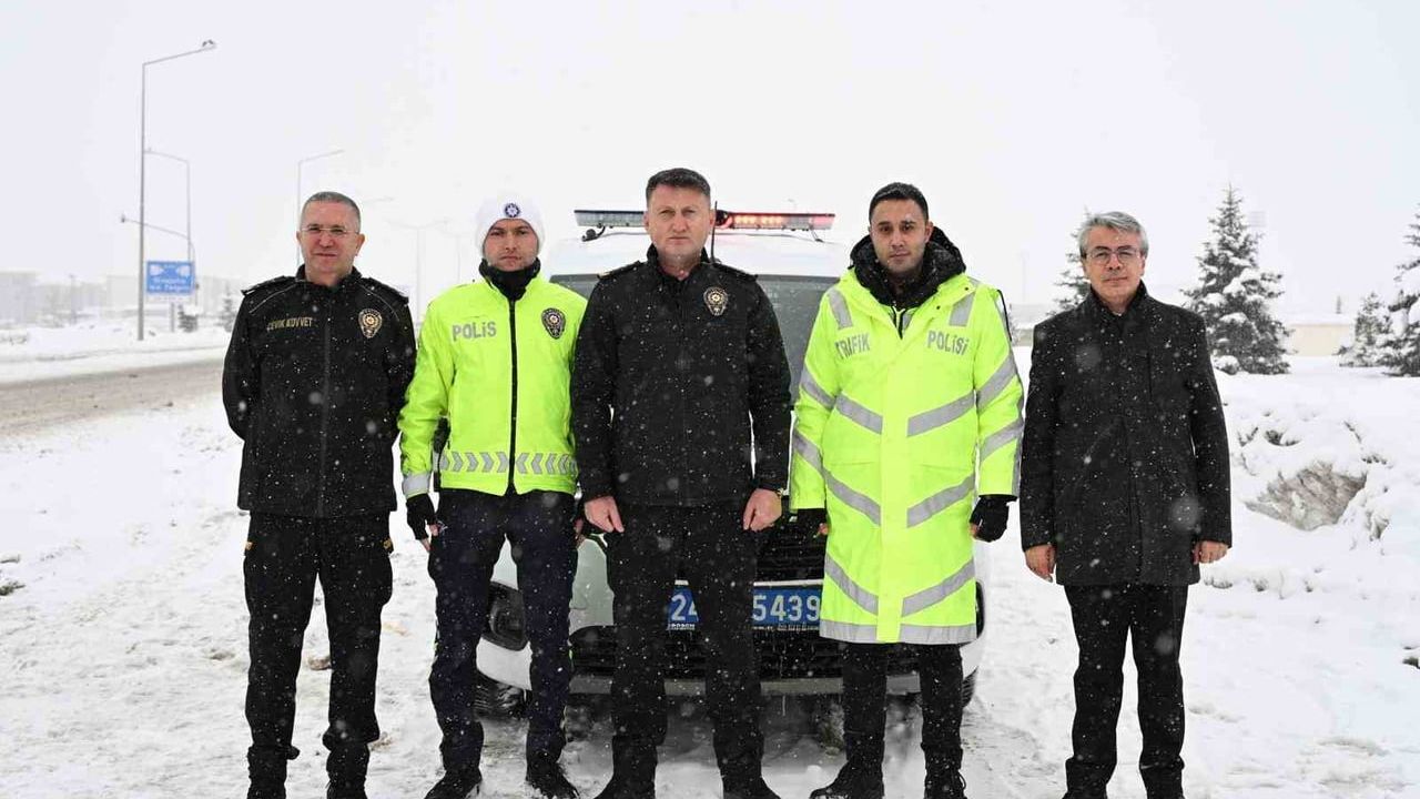 Erzincan Emniyet Müdürü Baybaba'dan Kar Mesaisi Ziyareti