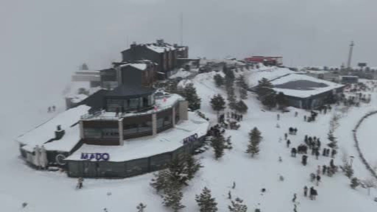 Erzincan Ergan Kayak Merkezi Sömestrde Doldu: Kar 2 Metre, 7 Bin Ziyaretçi