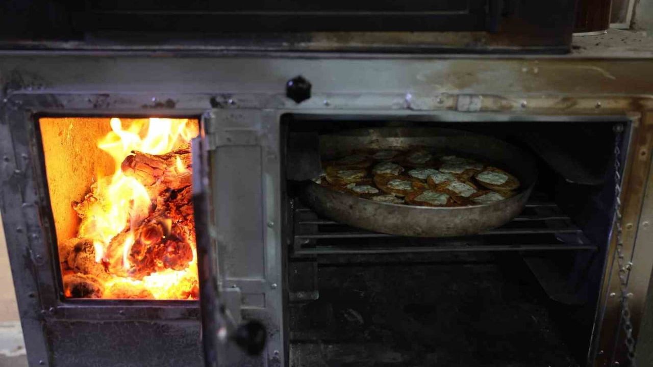 Erzincan Valisi Hamza Aydoğdu, Sobada Kaşarlı Patates Etrafında Öğrencilerle Buluştu