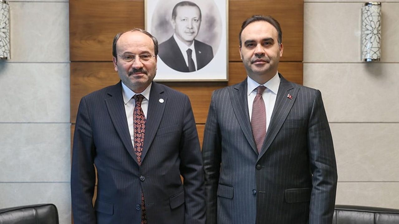 Erzurum'da Çip Üretimi İçin ETÜ'den Bakan Kacır'a Sunum