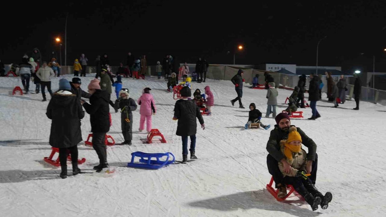 Erzurum'da Kızak Şenliği: Atlama Kulelerinde Kış Keyfi