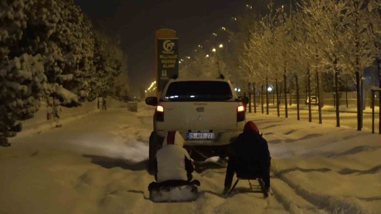 Erzurum'da Off-Roadçuların Kızak ve Lastik Botlu Kar Keyfi