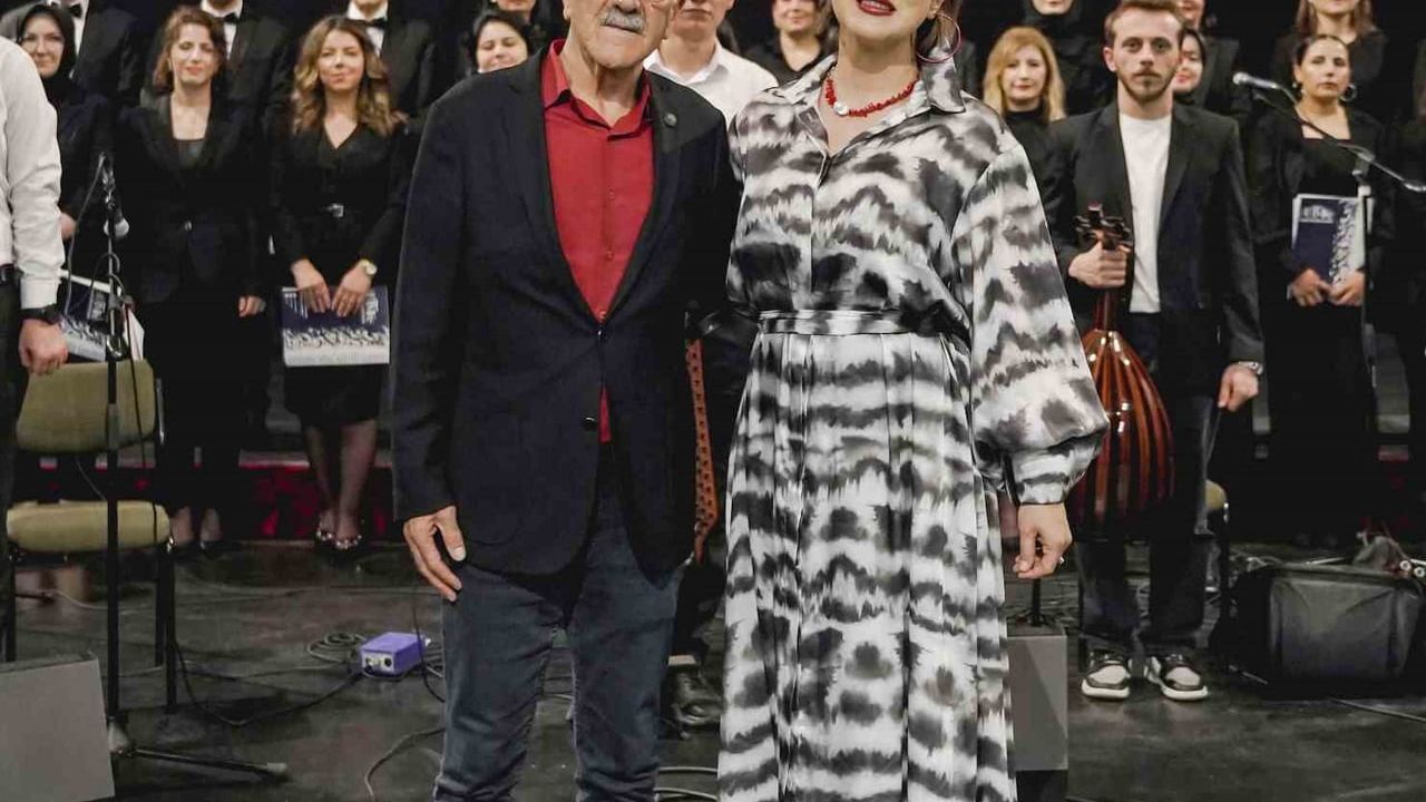 Erzurum'da Renkler Konseri: Sıtkı Sahil ve Kızı Dr. Derya Sahil Eroğlu Aynı Sahnede