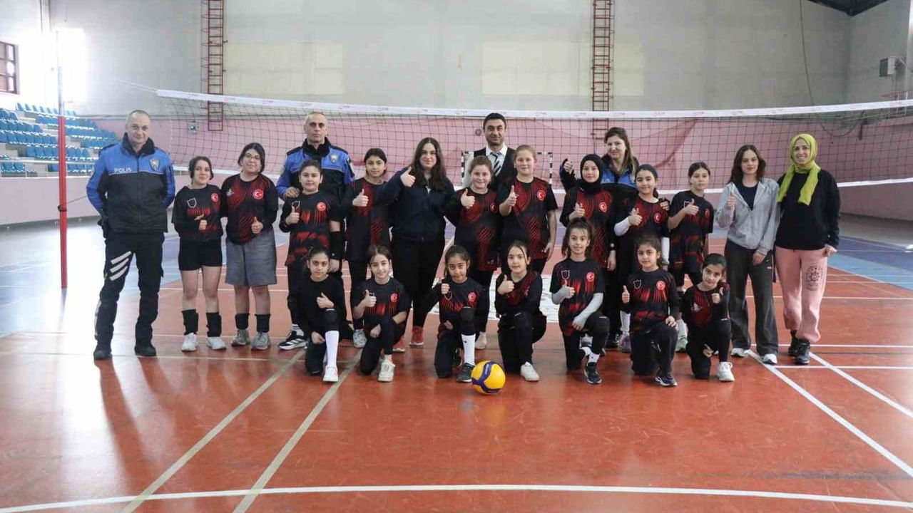 Erzurum Emniyeti Sömestrde Çocuklara At Binicilik ve Spor Eğitimi