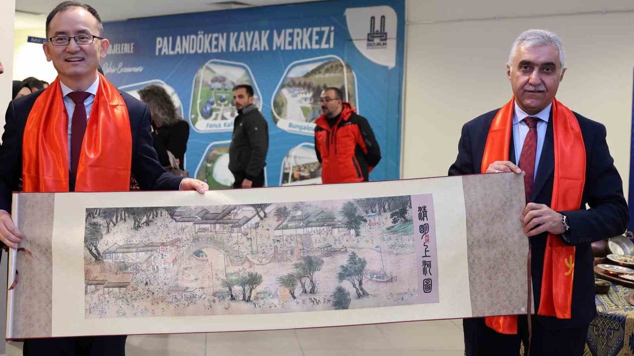 Erzurum-Harbin Kardeş Şehir Fotoğraf Sergisi'nde Sanat ve Diplomasi