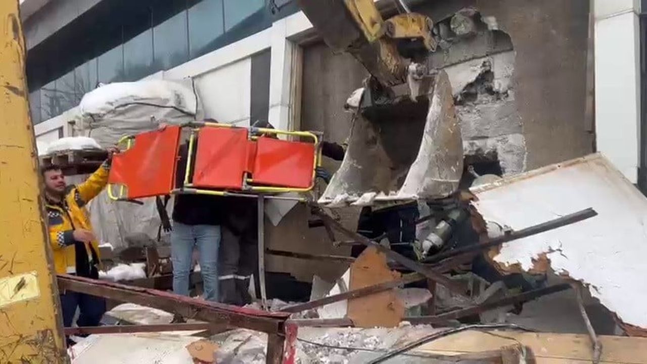 Erzurum Sanayi Sitesi'nde Yangın: 2 Kişi Kurtarıldı, 6 Yaralı