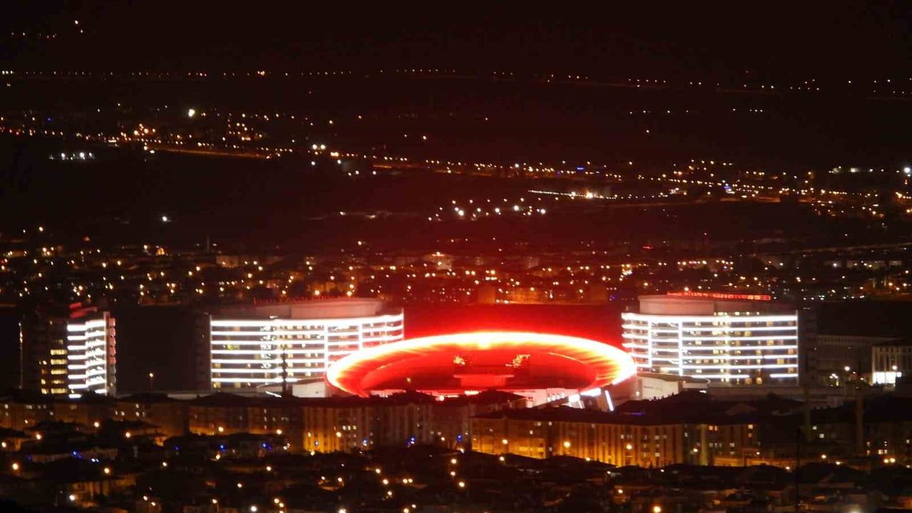 Erzurum Şehir Hastanesi'nden Kapalı Otopark Uyarısı: Araçlar 11 Ocak 2026'ya Kadar Alınsın
