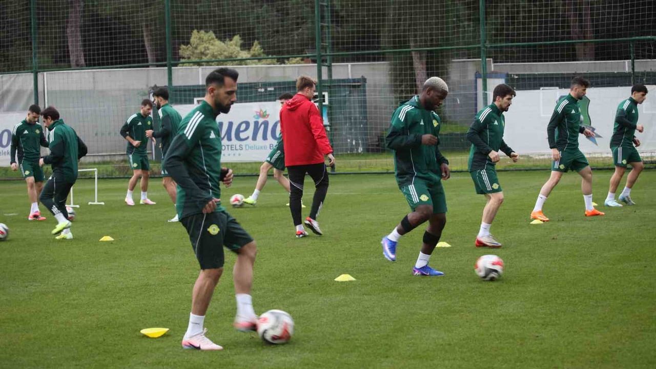 Esenler Erokspor Antalya Kampını Tamamladı