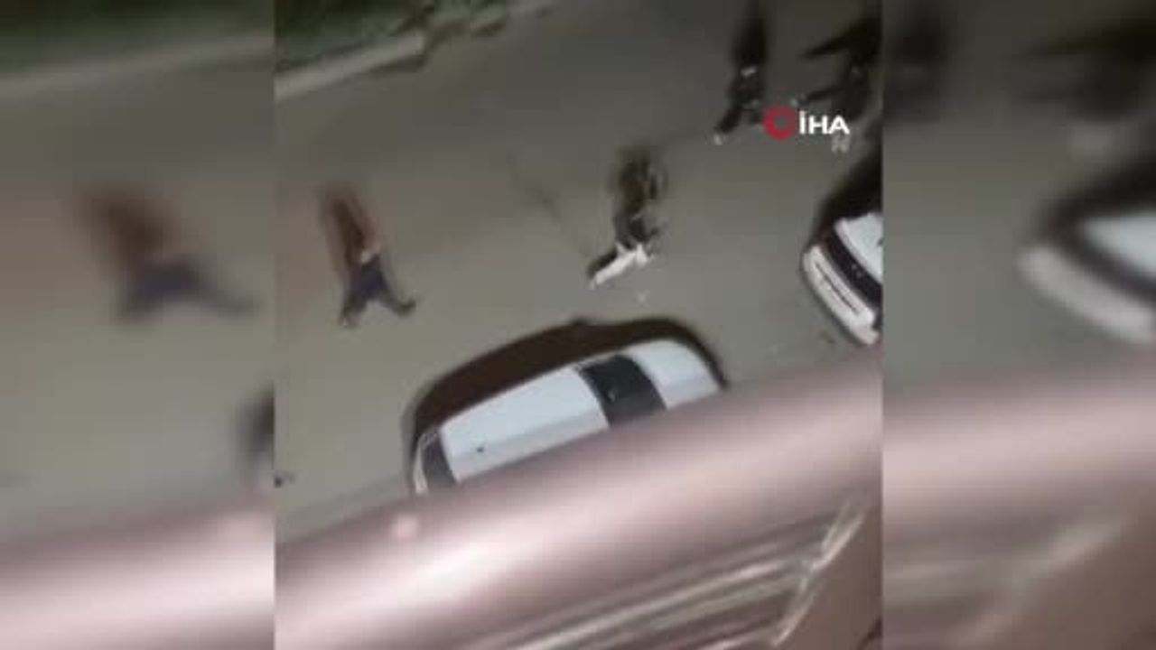 Esenyurt'ta Sokak Kavgası: 1 Kişi Bıçaklandı — O Anlar Kamerada