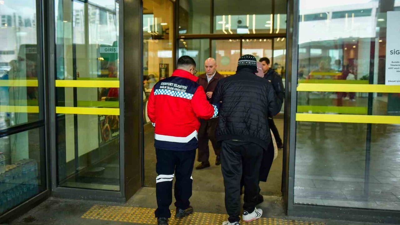 Esenyurt’ta Ücretsiz Ambulansla Hasta Nakil Hizmeti Kesintisiz Sürüyor