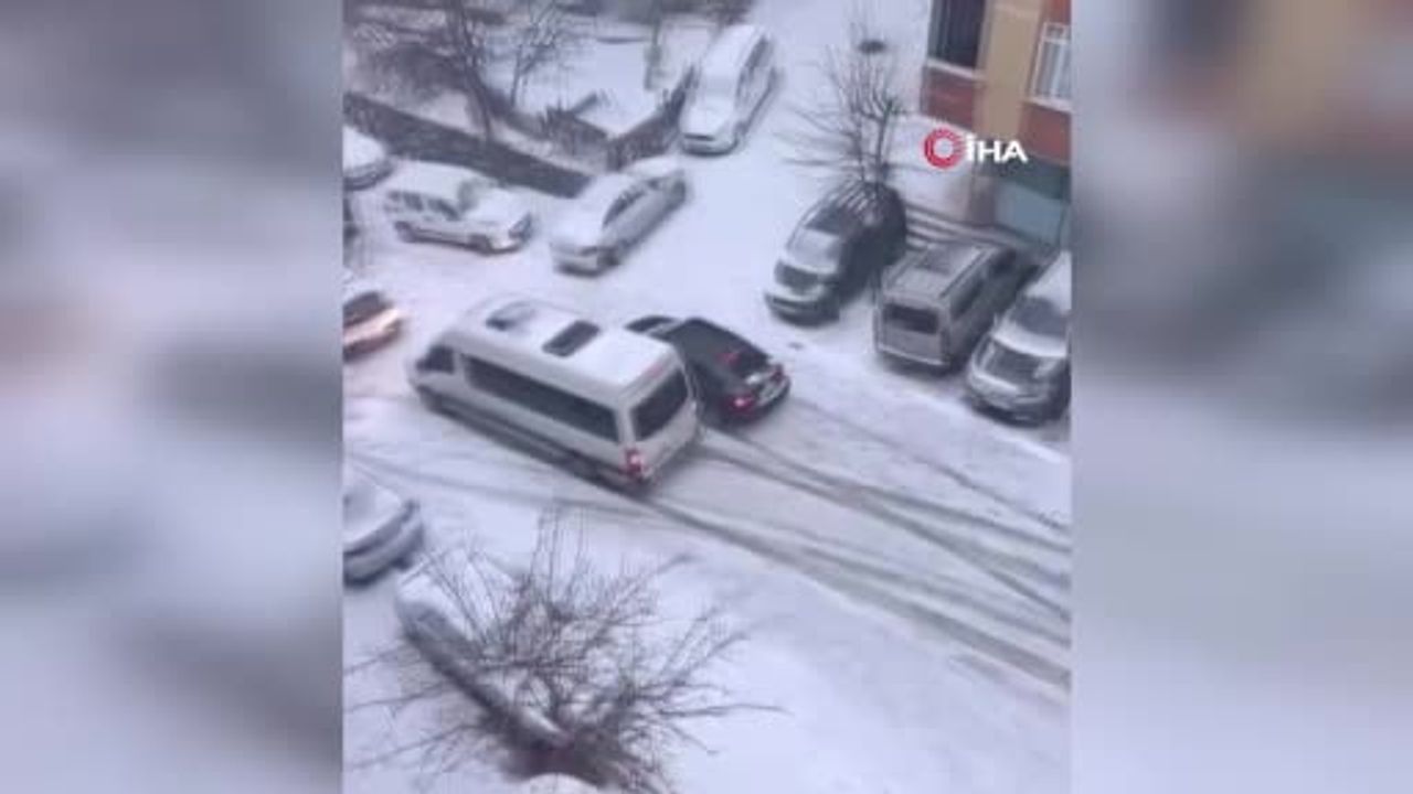 Esenyurt'ta Yollar Buz Pisti: İstiklal Mahallesi'nde Kar Kazaları