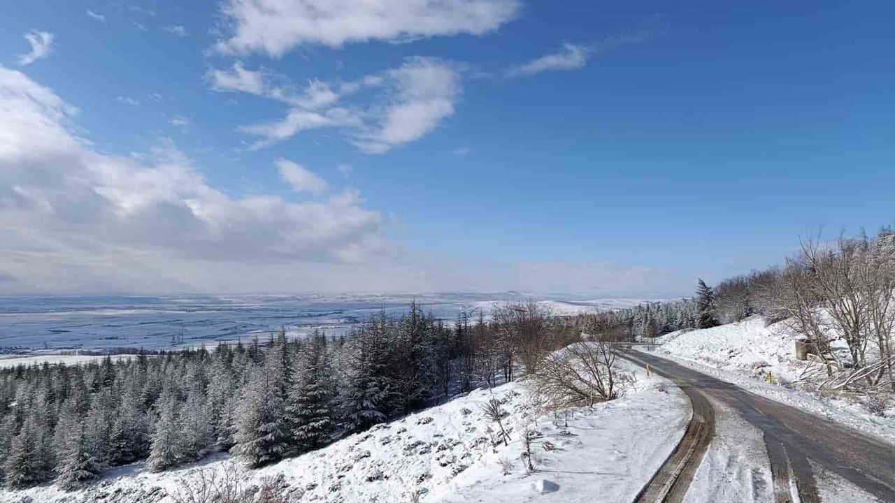 Eskişehir Bektaşpınar'da Kartpostallık Kar Manzaraları