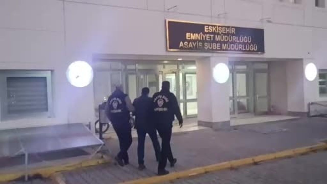Eskişehir'de 52 Yıl Hapisle Aranan 3 Şahıs Operasyonda Yakalandı