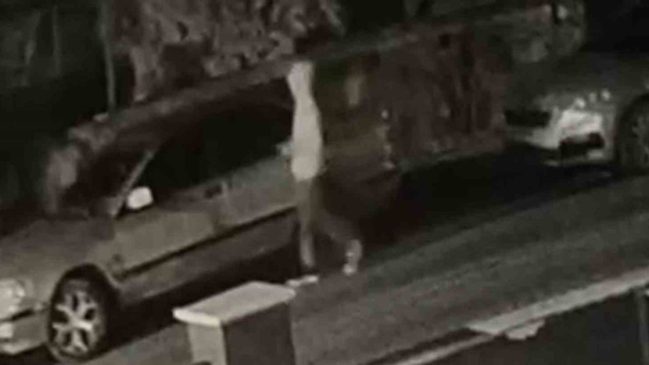 Eskişehir'de 7 Araç Camını Kıran Yaşı Küçük Şahıs Tutuklandı