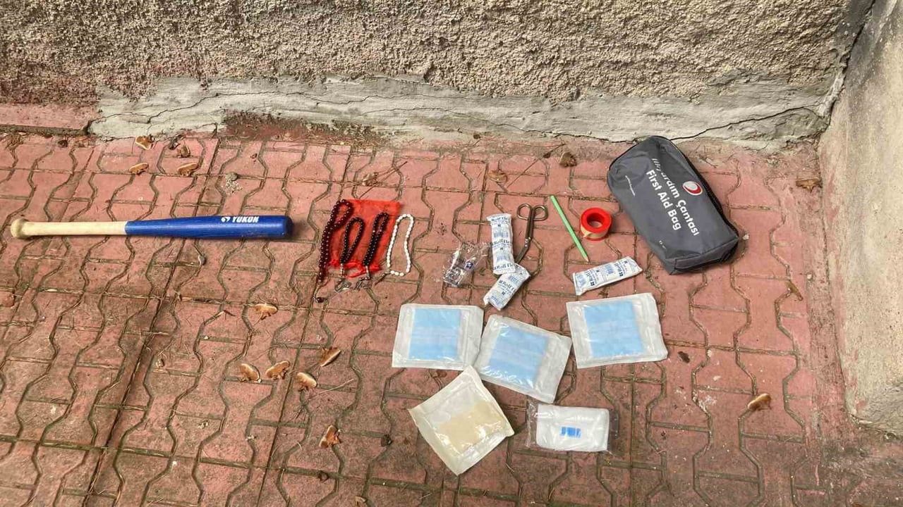 Eskişehir'de 7 Aracın Camını Kıran Yaşı Küçük Şüpheli Yakalandı