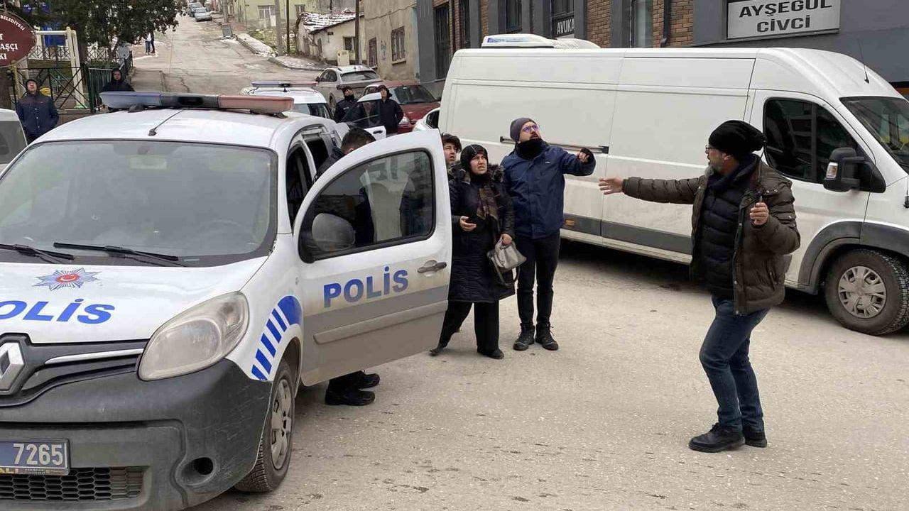 Eskişehir'de 8'inci kattan intihar girişimi: Polis eşiyle görüştürünce vazgeçti