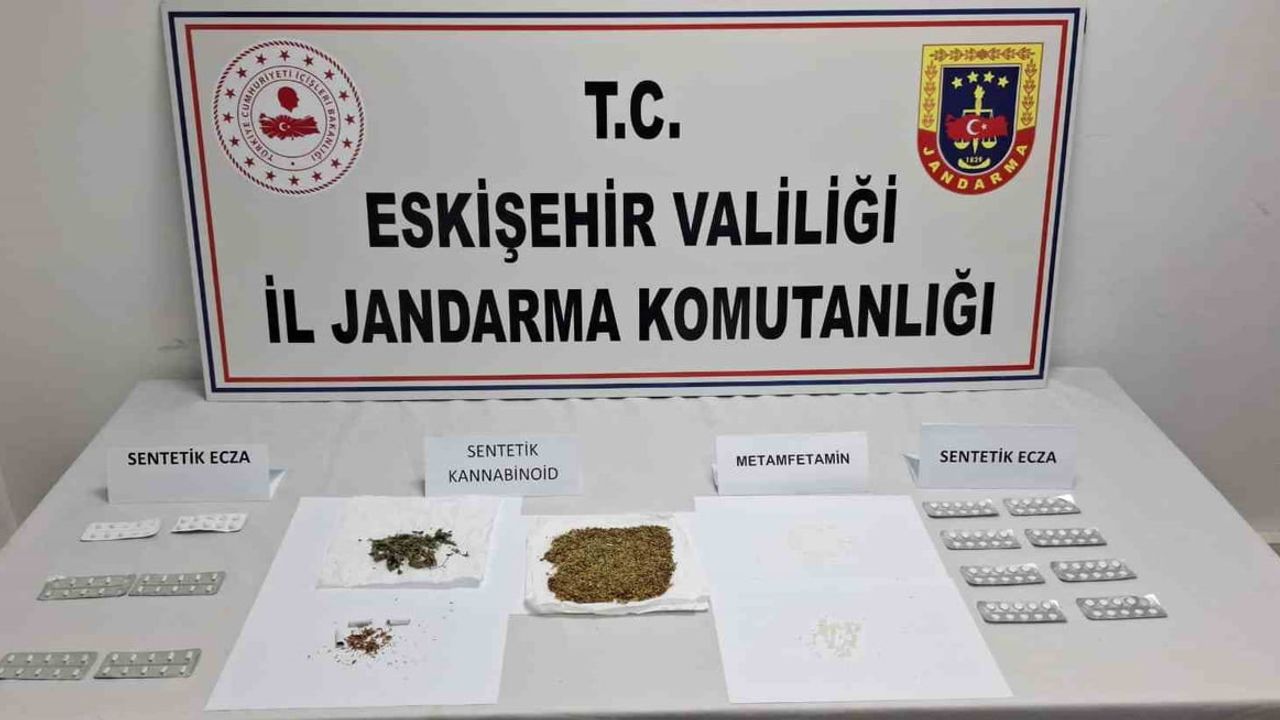 Eskişehir’de Alpu ve Beylikova’da Uyuşturucu Operasyonu: Çok Sayıda Madde Ele Geçirildi