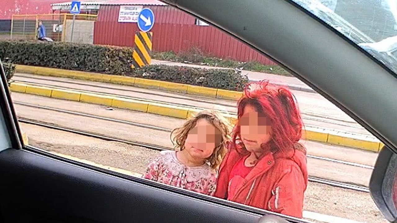 Eskişehir'de çıplak bacaklı dilenen iki kız çocuğunun hali yürek burktu