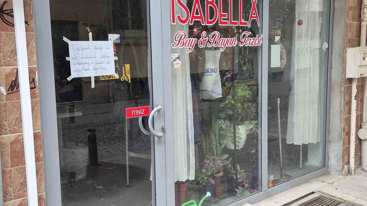 Eskişehir'de Doğalgaz Yokluğu Yüzünden Terzi Dükkanı Soğuk Günlerde Kapalı