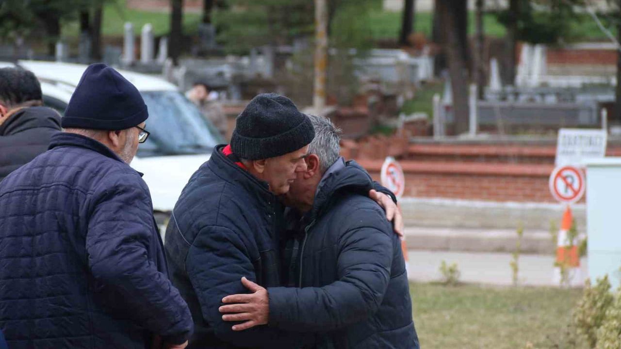 Eskişehir'de Feci Kaza: 14 Yaşındaki Ayşegül Seliti Son Yolculuğuna Uğurlandı