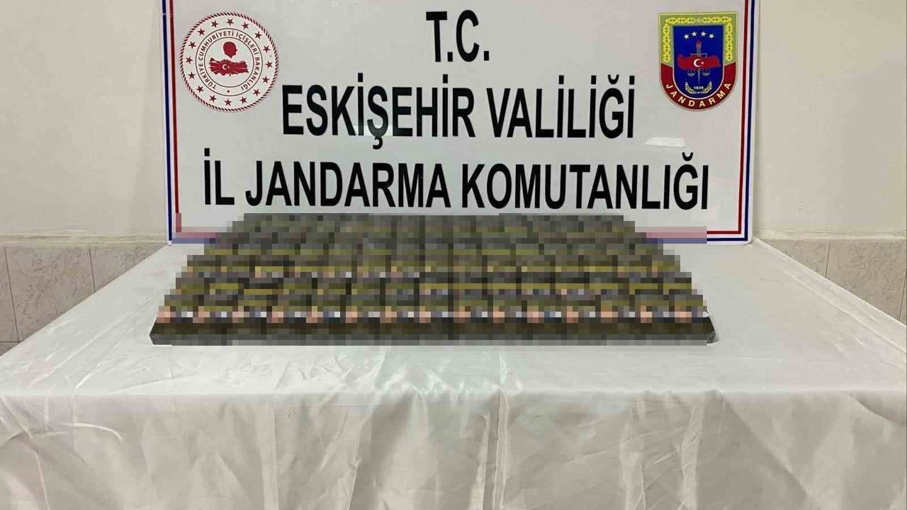 Eskişehir'de Jandarma 187 Paket Gümrük Kaçağı Sigara Ele Geçirdi