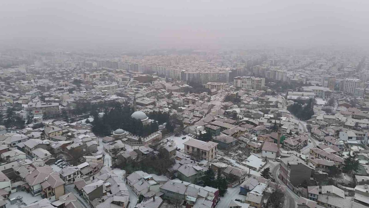 Eskişehir'de Kar Bereketi: Odunpazarı Beyaza Büründü