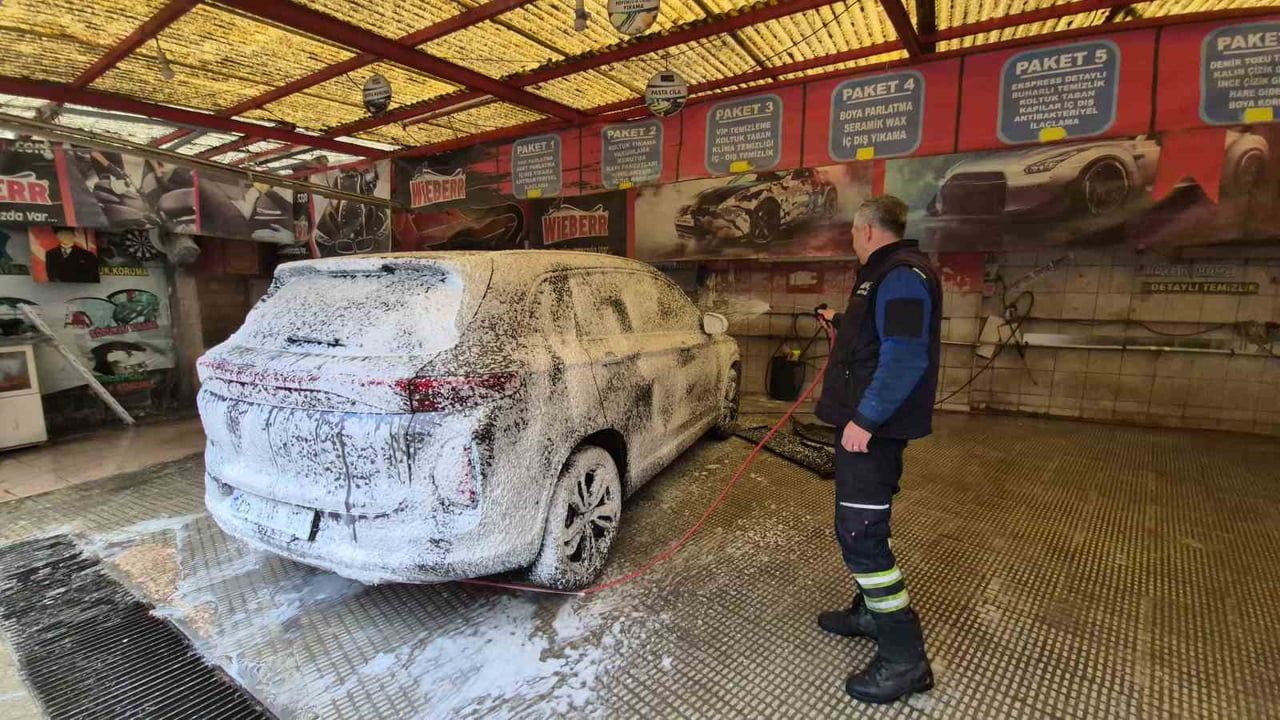 Eskişehir'de Kış Oto Yıkamalarını Vurdu: Tuz Uyarı…