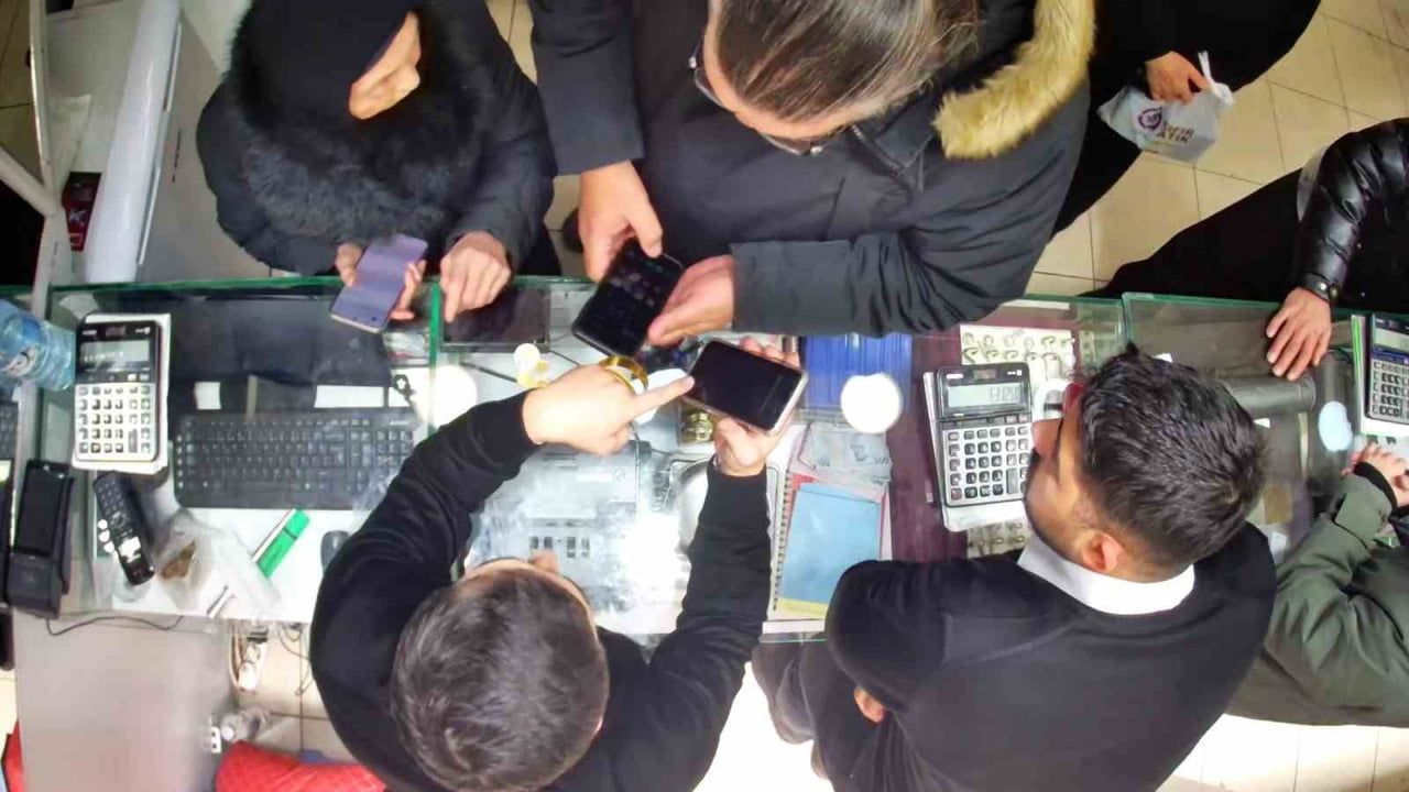 Eskişehir'de 'Polis' Dolandırıcısı 700 Bin TL'lik Vurgunu Kuyumcu Önledi