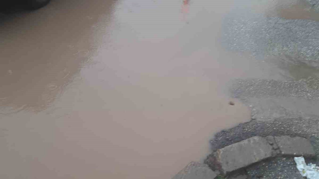 Eskişehir'de Sağanak Göle Döndürdü: Orhangazi Mahallesi'nde Altyapı Sorunu