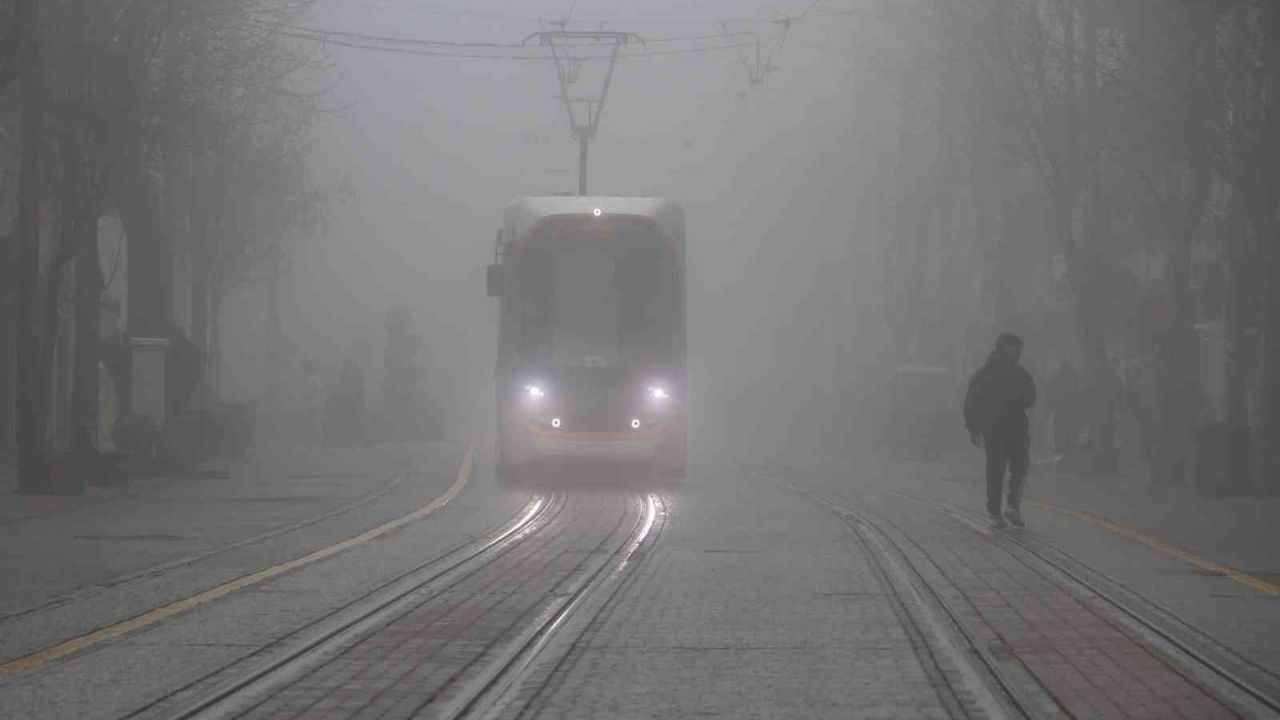 Eskişehir'de Yoğun Sis Ulaşımı Etkiledi