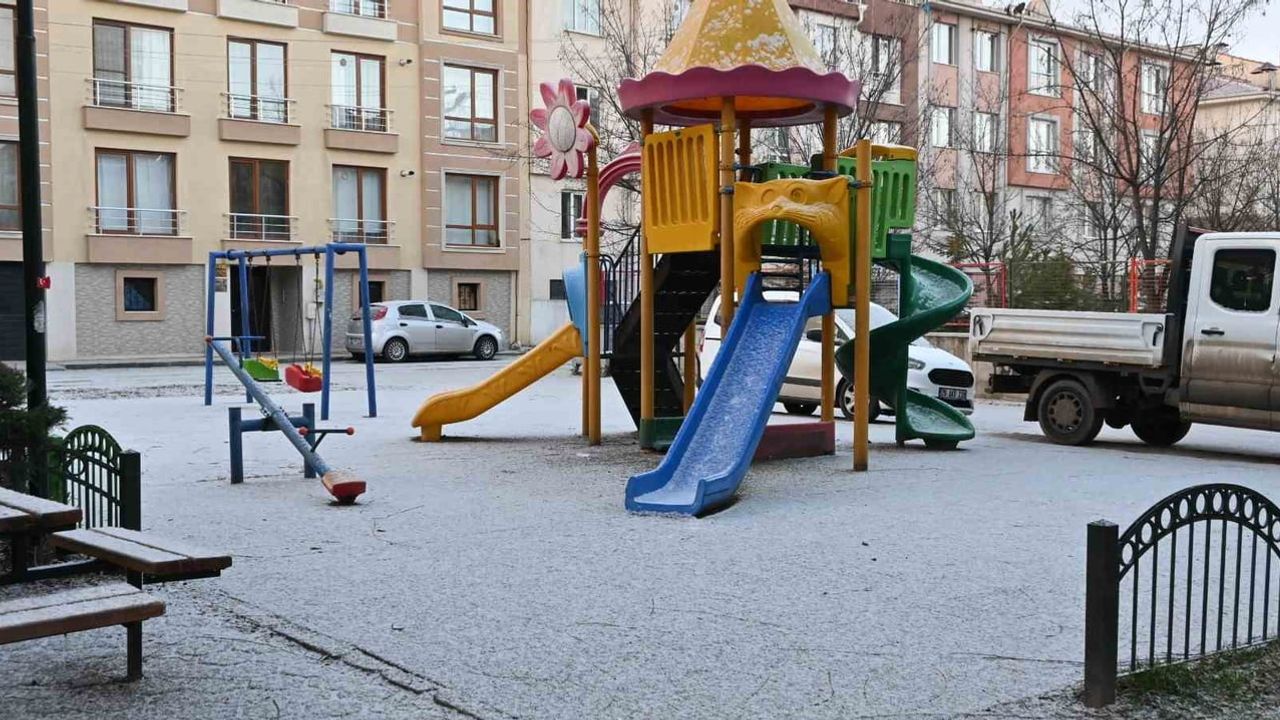 Eskişehir’de Yüksek Kesimlerde Hafif Kar ve Eksi 5 Derece