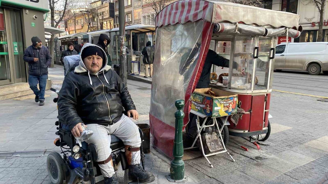 Eskişehir'de yüzde 76 engelli simitçi eksi 17'de tezgah başında