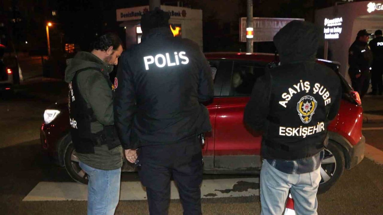 Eskişehir Sultandere'de Asayiş ve Trafik Denetimi: 502 Şahıs, 38 bin 610 TL Ceza