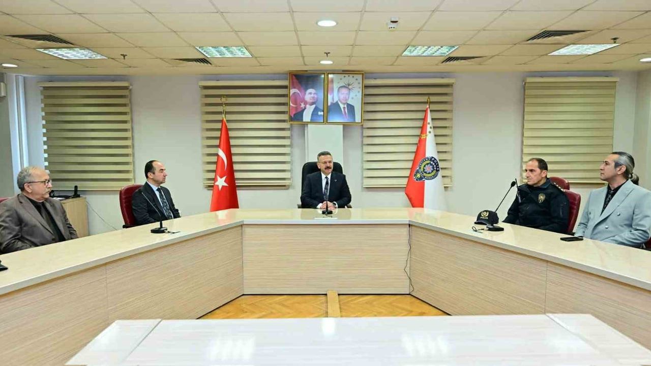 Eskişehir Valisi Hüseyin Aksoy Emniyet Teşkilatıyla Veda Etti