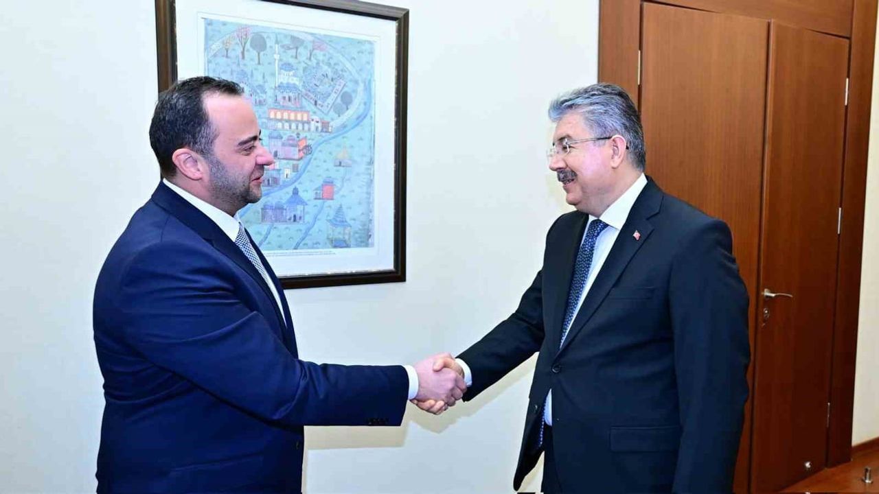 Eskişehirspor Yönetimi'nden Vali Dr. Erdinç Yılmaz'a Hayırlı Olsun Ziyareti