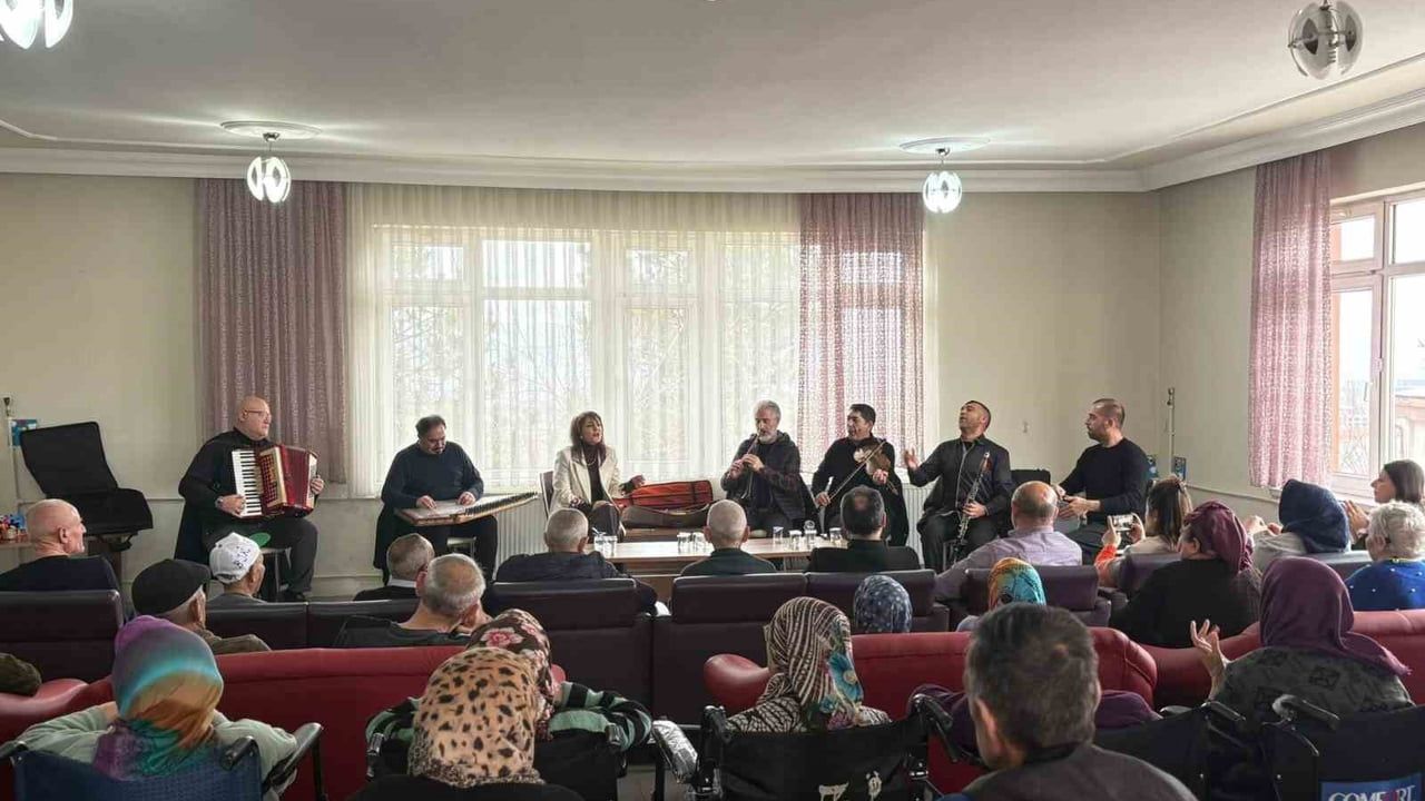 ESOGÜ'den Eskişehir Huzurevi Sakinlerine Anlamlı Konser