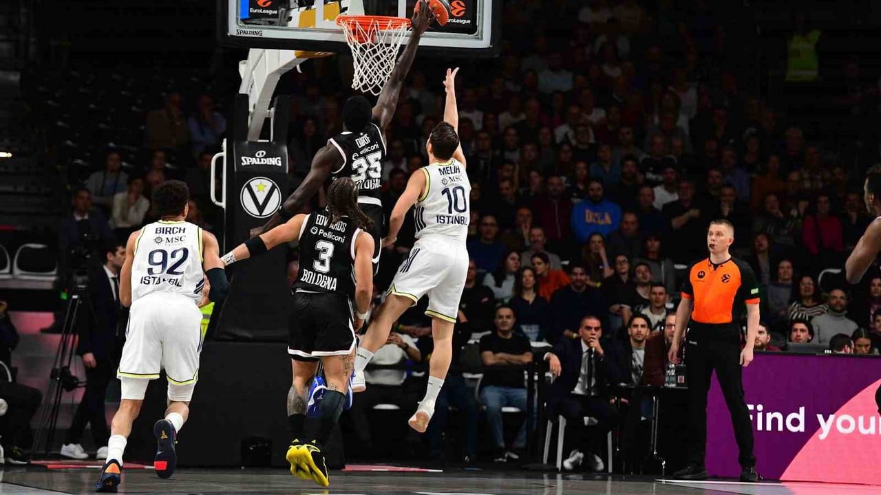 Euroleague: Fenerbahçe, Virtus Bologna'yı 85-80 Yenip 15. Galibiyete Ulaştı