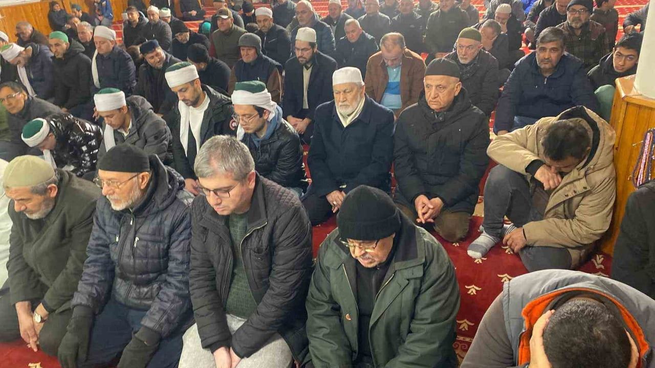 Evliya Çelebi Camii’nde Sabah Namazı Buluşması | Efeler Müftülüğü