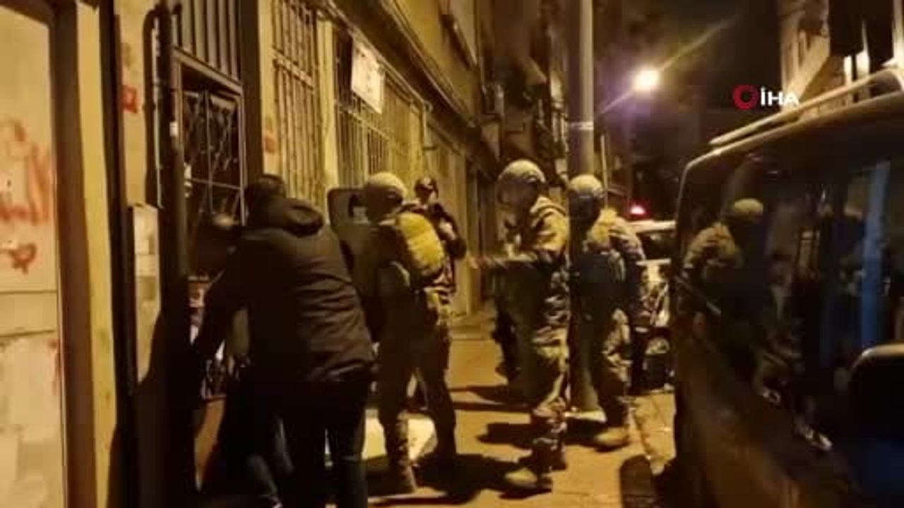 Eyüpsultan'da 107 Yıl 10 Ay Hapis Cezasıyla Aranan Firari Yakalandı