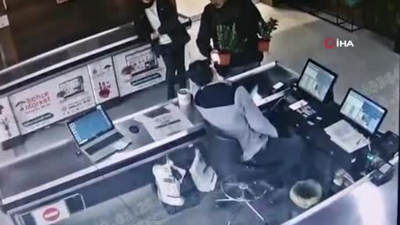 Eyüpsultan'da Torun, 'Gezmeye' Çıkardığı 93 Yaşındaki Anneannesini Öldürdü — 5 Gözaltı