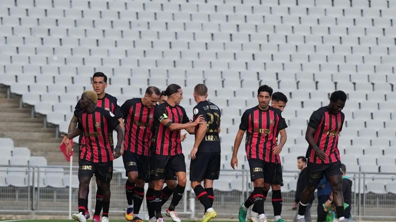 Fatih Karagümrük 4 Futbolcuyla Yollarını Ayırdı