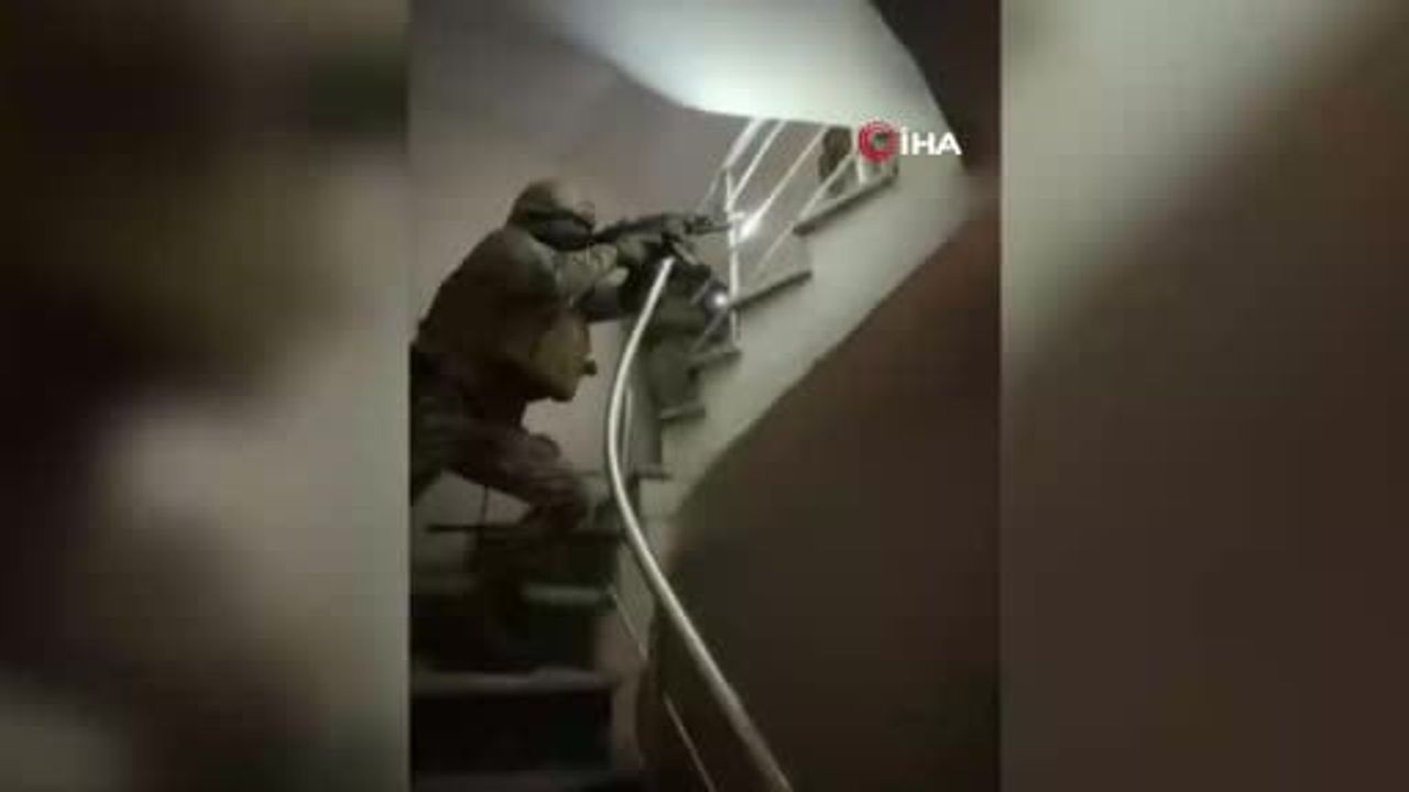 Fatih'te Silahlı Tehdit ve Gasp: 2 Şüpheli Yakalandı