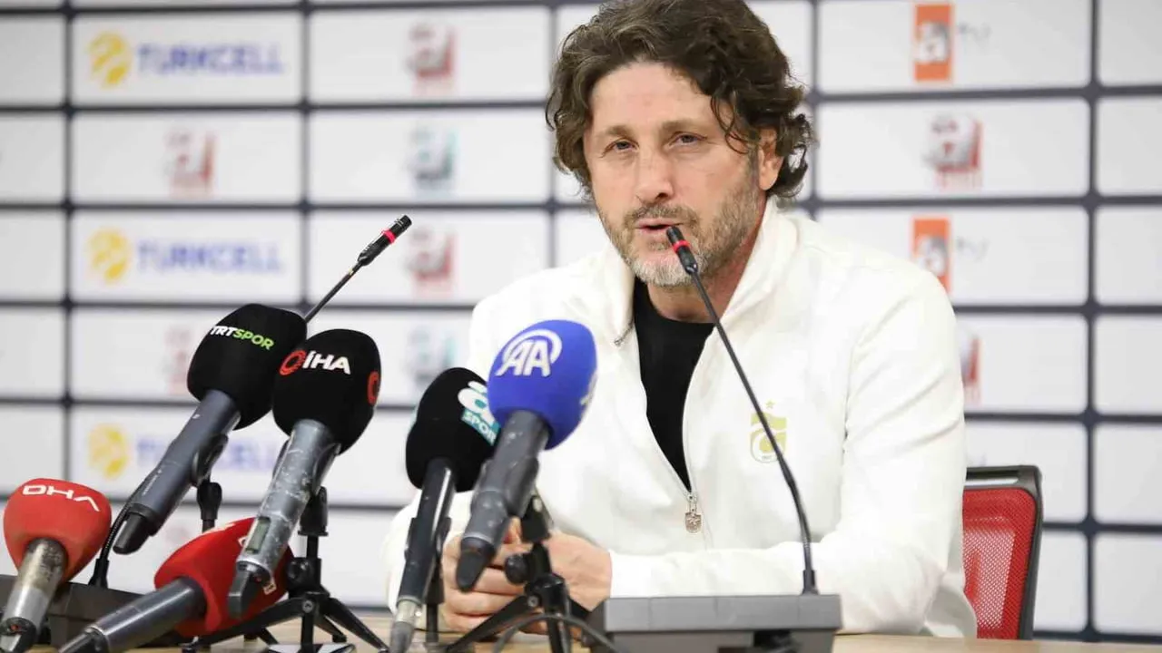 Fatih Tekke: Oyun Olarak Geride Değildik Ama 4-1 Mağlup Olduk