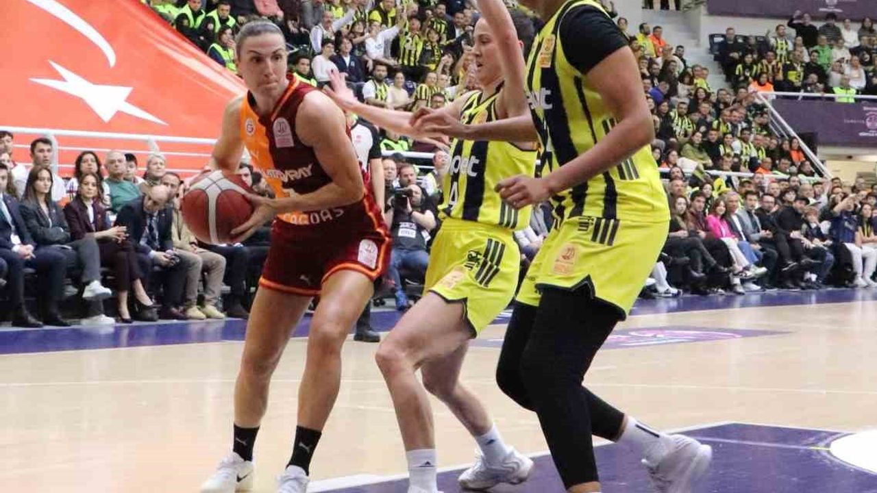 Fenerbahçe, Halkbank Kadınlar Türkiye Kupası'nı 86-66 ile Kazandı